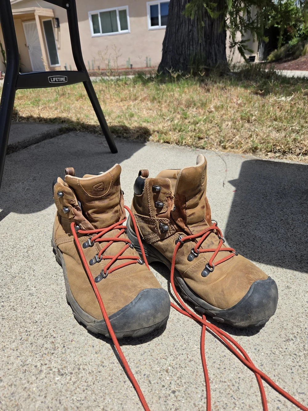 Keen Brown Leather Hiking Boots with Red Laces